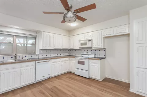 Kitchen - 1907 E Spring Valley Rd, Richardson, TX 75081 photo 2 of 4