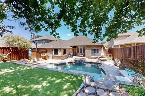 8305 Desert Dunes Trl, Mckinney, TX 75070