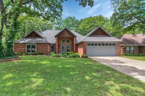 7813 Aubrey Ln, North Richland Hills, TX 76182