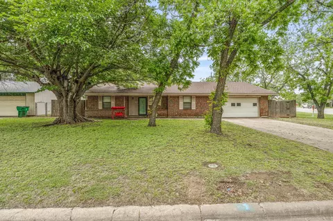 1360 N Lillian St, Stephenville, TX 76401