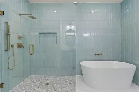 Bath - 3178 Willow Rd, Celeste, TX 75423 photo 2 of 6
