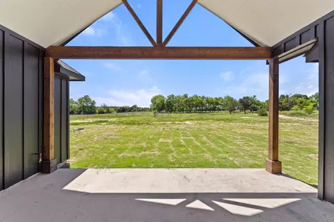 Exterior - 3178 Willow Rd, Celeste, TX 75423 photo 5 of 7