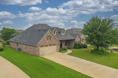 3541 Abes Landing Dr, Granbury, TX 76049