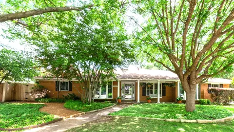 3380 Camelot Dr, Dallas, TX 75229