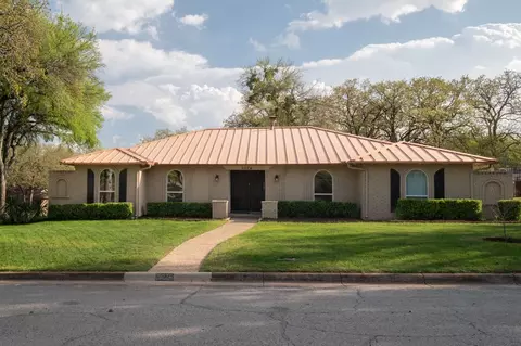5024 Boulder Lake Rd, Fort Worth, TX 76103