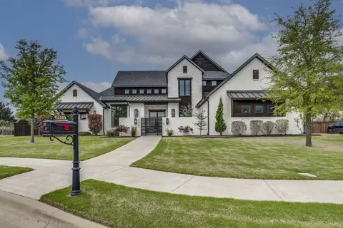 2423 Somerfield Dr, Midlothian, TX 76065