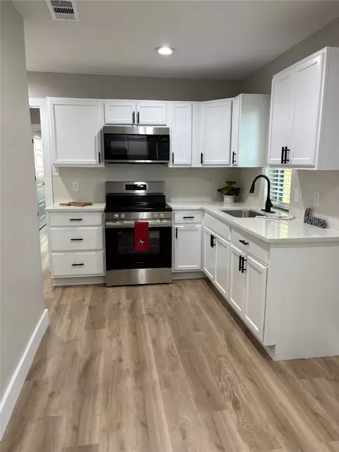 3214 51st St, Dallas, TX 75216