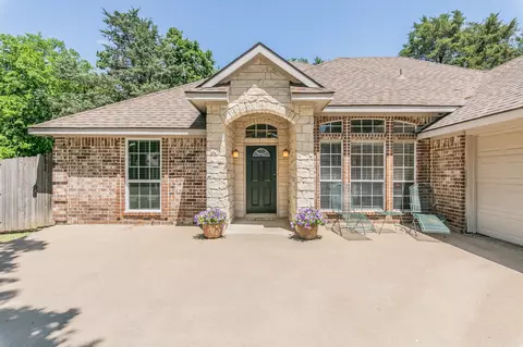 1944 Nottingham Dr, Kaufman, TX 75142
