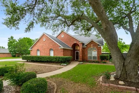 560 Dove Creek Pl, Grapevine, TX 76051