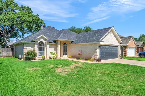 318 Cecile Ct, Arlington, TX 76013