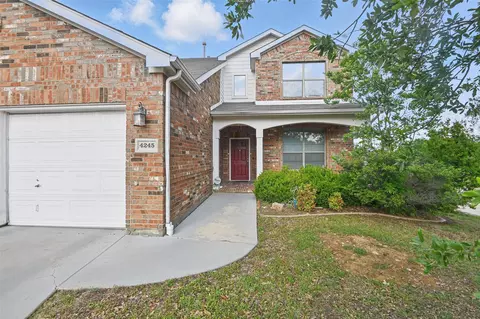 4245 Enchanted Rock Ln, Fort Worth, TX 76244