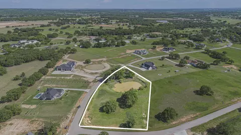 1051 Bluebonnet Rdg, Weatherford, TX 76087