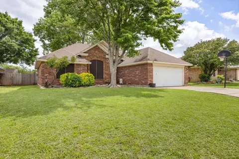 1511 Clover Ln, Granbury, TX 76048
