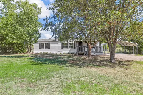 9013 Holly Rd, Alvarado, TX 76009