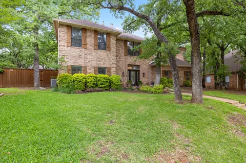 3052 Creekbend Cir, Grapevine, TX 76051
