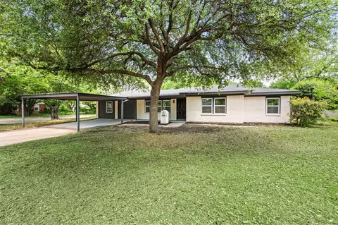 5001 Roxie St, Haltom City, TX 76117