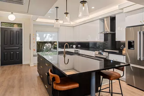 7404 W Northwest Hwy #9, Dallas, TX 75225