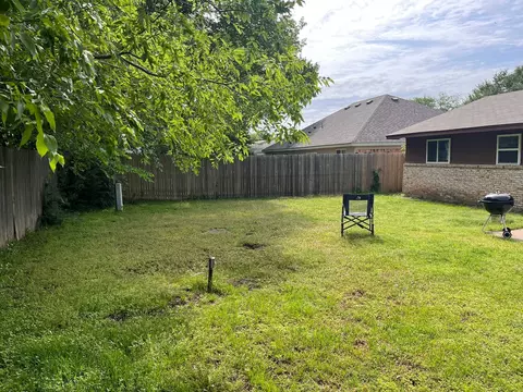 Exterior - 1709 Oak Tree Dr, Denton, TX 76209 photo 4 of 6
