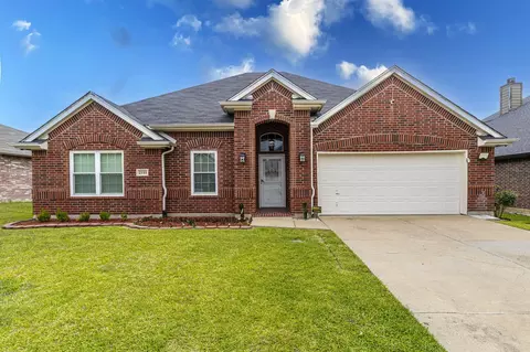 2111 Preston Trl, Forney, TX 75126