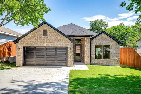 2902 NW Loraine St, Fort Worth, TX 76106