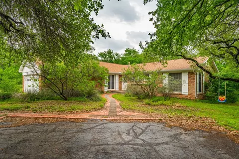 403 Paint Brush Rd, Lakeside, TX 76108