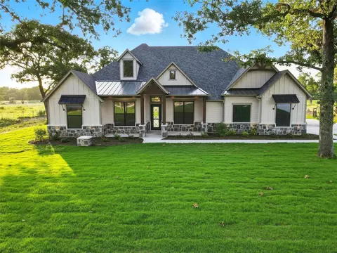 165 Rio Rancho Dr, Decatur, TX 76234