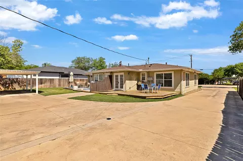 914 E Wall St, Grapevine, TX 76051 photo 18