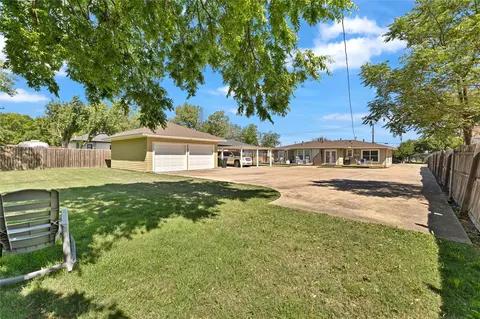 914 E Wall St, Grapevine, TX 76051 photo 20