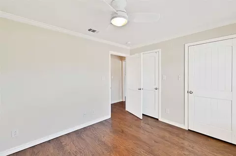 914 E Wall St, Grapevine, TX 76051 photo 15