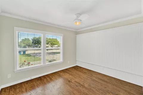 914 E Wall St, Grapevine, TX 76051 photo 14
