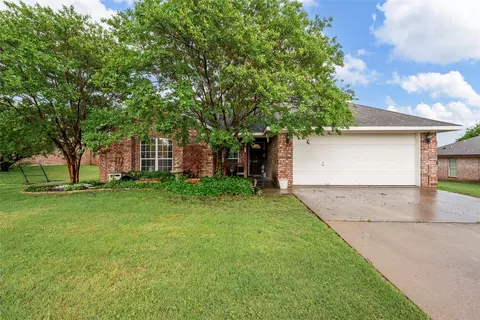 213 Topaz Cir, Hewitt, TX 76643
