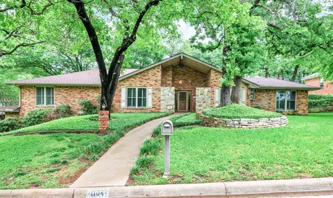 1104 Edgecliff Dr, Bedford, TX 76022