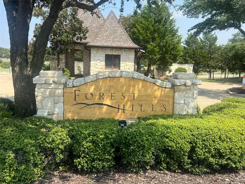 1810 Woodland Dr, Cross Roads, TX 76227