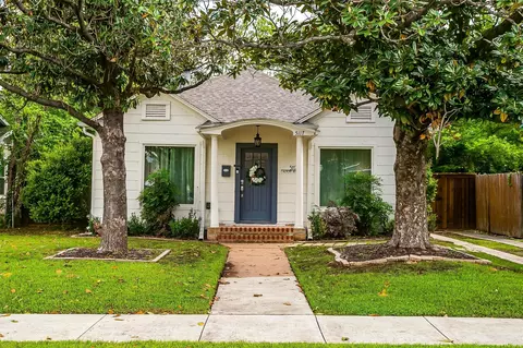 5117 Calmont Ave, Fort Worth, TX 76107