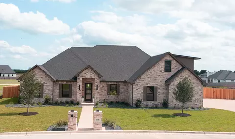 135 Big Catch Ln, Robinson, TX 76706