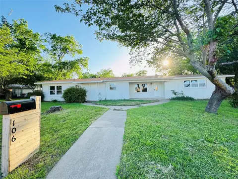 106 Hillcrest St, Mansfield, TX 76063
