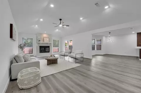 6525 Aires Dr, Arlington, TX 76001