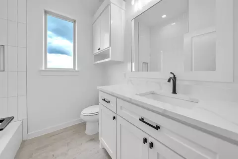 Bath - 4040 Westfork Way, Springtown, TX 76082 photo 1 of 4