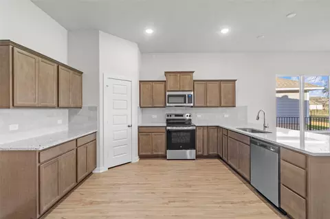 Kitchen - 441 Shoreview Dr, Conroe, TX 77303 photo 1 of 1