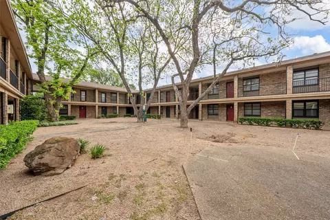 1421 S 12th St, Waco, TX 76706