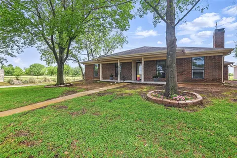 1018 Meridith Dr, Terrell, TX 75160
