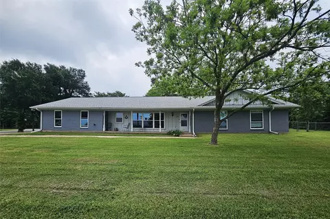 220 N Calhoun St, Groesbeck, TX 76642