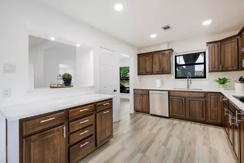 615 E Spring Valley Rd, Richardson, TX 75081 photo 16