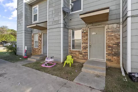 3204 Mclean St, Fort Worth, TX 76103