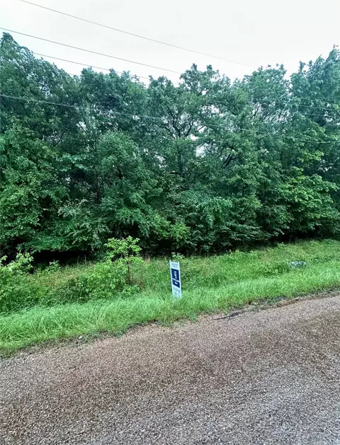 124 Beachwood Dr, Mabank, TX 75156