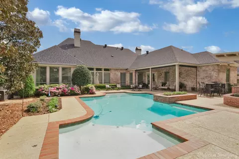 1123 Waters Edge Cir, Shreveport, LA 71106