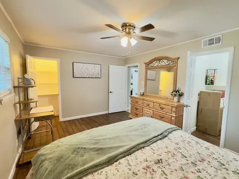 910 Clebud Dr, Euless, TX 76040 photo 17
