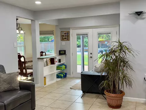 910 Clebud Dr, Euless, TX 76040 photo 12