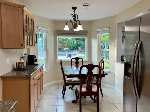910 Clebud Dr, Euless, TX 76040 photo 5