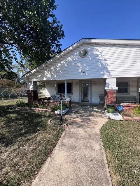 1601 Bessie St, Fort Worth, TX 76104